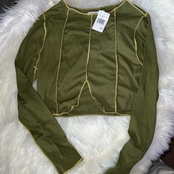 Crop top - Picture 2 of 6